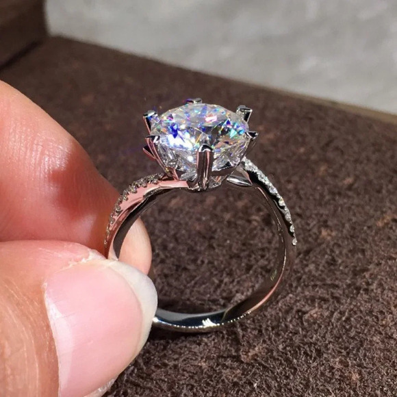 💥NEW MOISSANITE SILVER ROUND TWISTED BIG FLOWER SOLITAIRE ENGAGEMENT RING, K758 - Picture 2 of 7